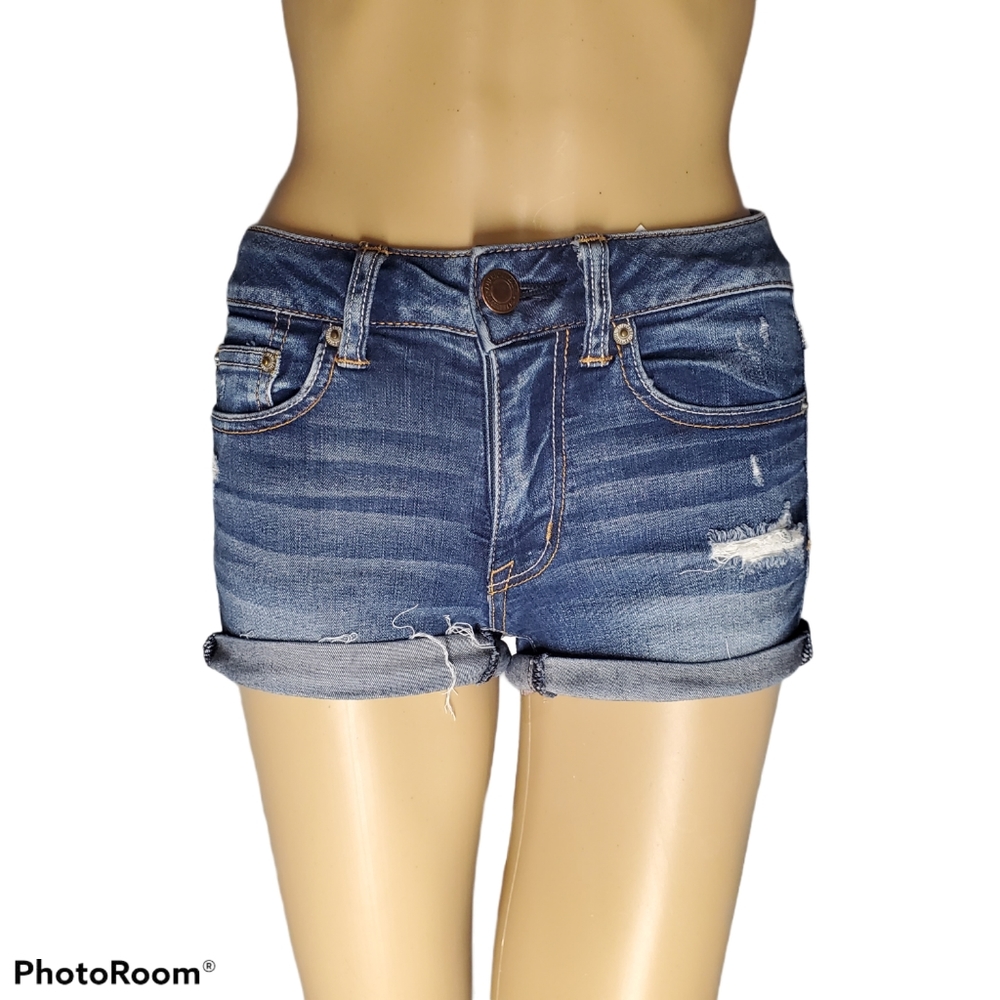 AMERICAN EAGLE | Distressed Super Stretch Shorts